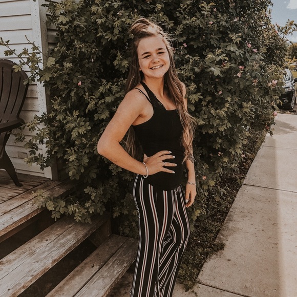 Meet your Posher, Taylor - Picture 2 of 2